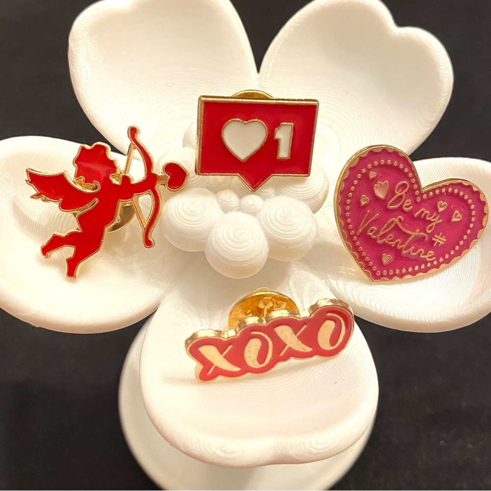 Valentine's Day Enamel Pin or Magnet | Choose one - Picture 1 of 2